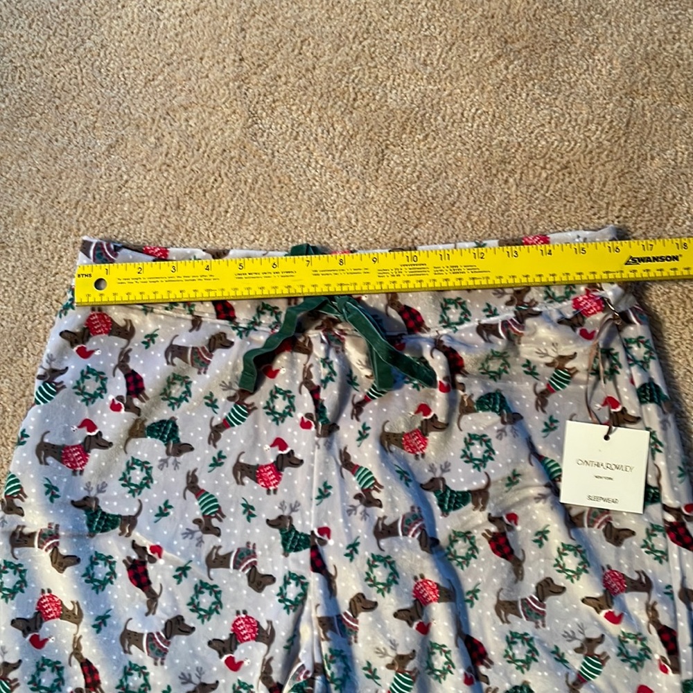 Cynthia Rowley super soft dachshund Holiday pajama bottoms. Size large - Picture 7 of 8
